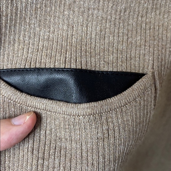 AGB Taupe Ribbed Knit Top with Leather-Look Front Pocket Accents Long Sleeves XL - Picture 3 of 9